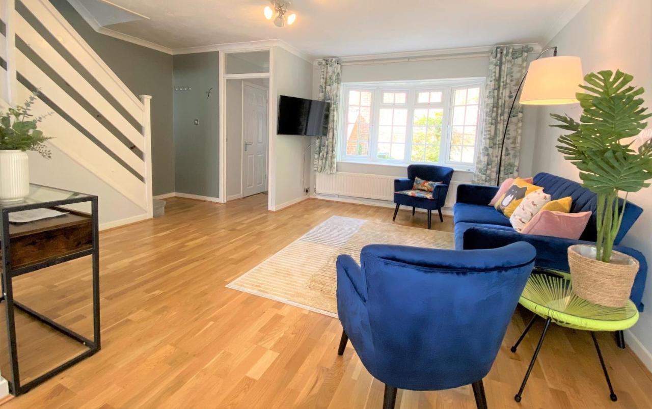 Redhill Town Centre 3 Bed House Near Gatwick Airport, Easy Commute To London Lägenhet Exteriör bild