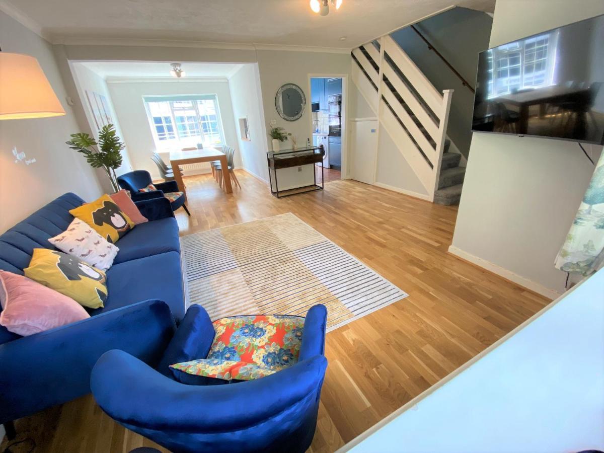 Redhill Town Centre 3 Bed House Near Gatwick Airport, Easy Commute To London Lägenhet Exteriör bild