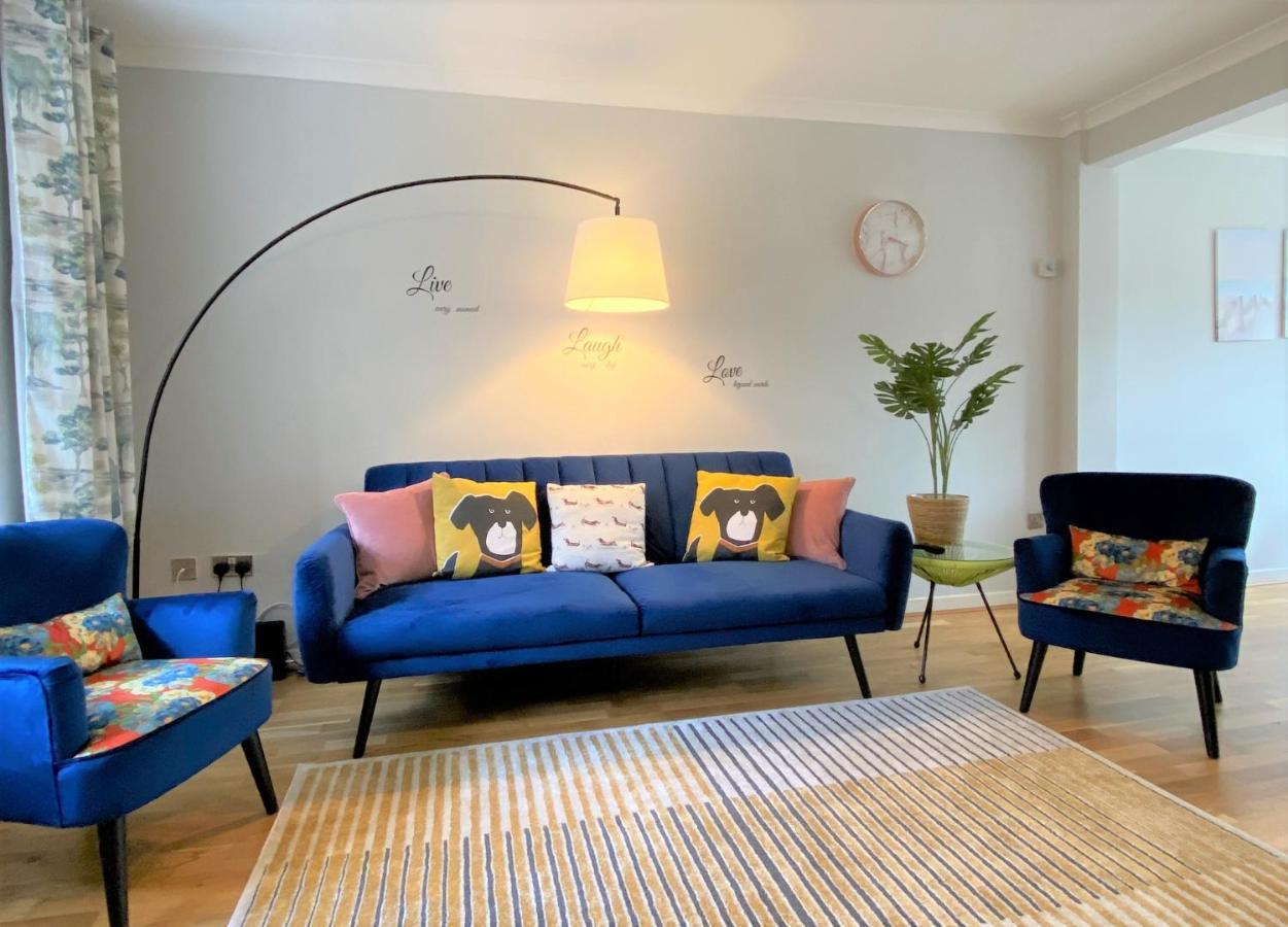 Redhill Town Centre 3 Bed House Near Gatwick Airport, Easy Commute To London Lägenhet Exteriör bild